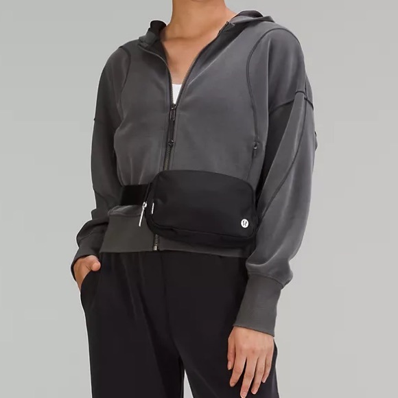 NEW Lululemon Everywhere Belt Bag Black - Picture 9 of 17
